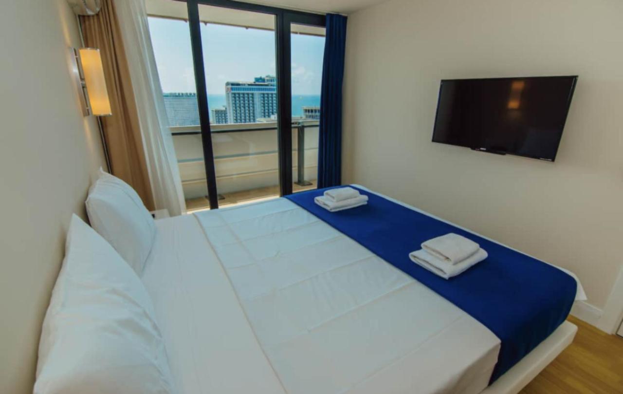 Sea View Apartments In Orbi City Batumi Bagian luar foto